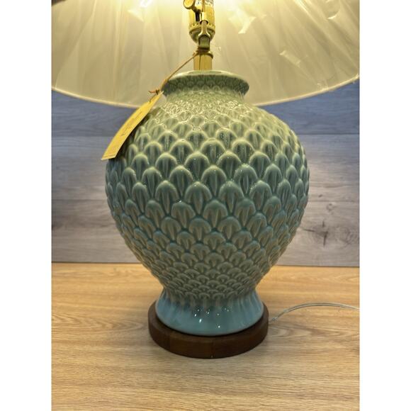 Ralph Lauren Green Pineapple Lamp 26” Shade Ceramic & Wood Base~New with Tag - Picture 4 of 12